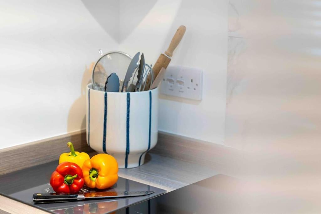 Luxury Living Away From Home Redhill  Buitenkant foto